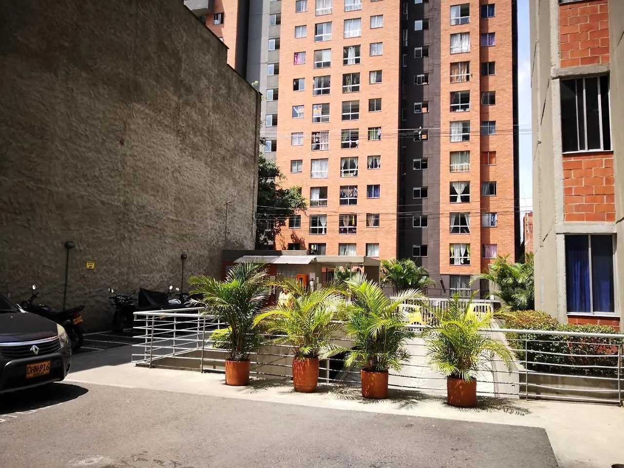 Apartamento Urbanizacion Capri, Cerca A Universidad De Antioquia Apartment Medellin