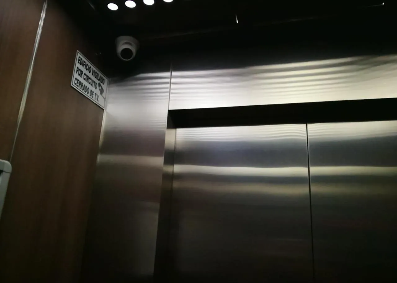 Apartamento Urbanizacion Capri, Cerca A Universidad De Antioquia Apartment Medellin Colombia