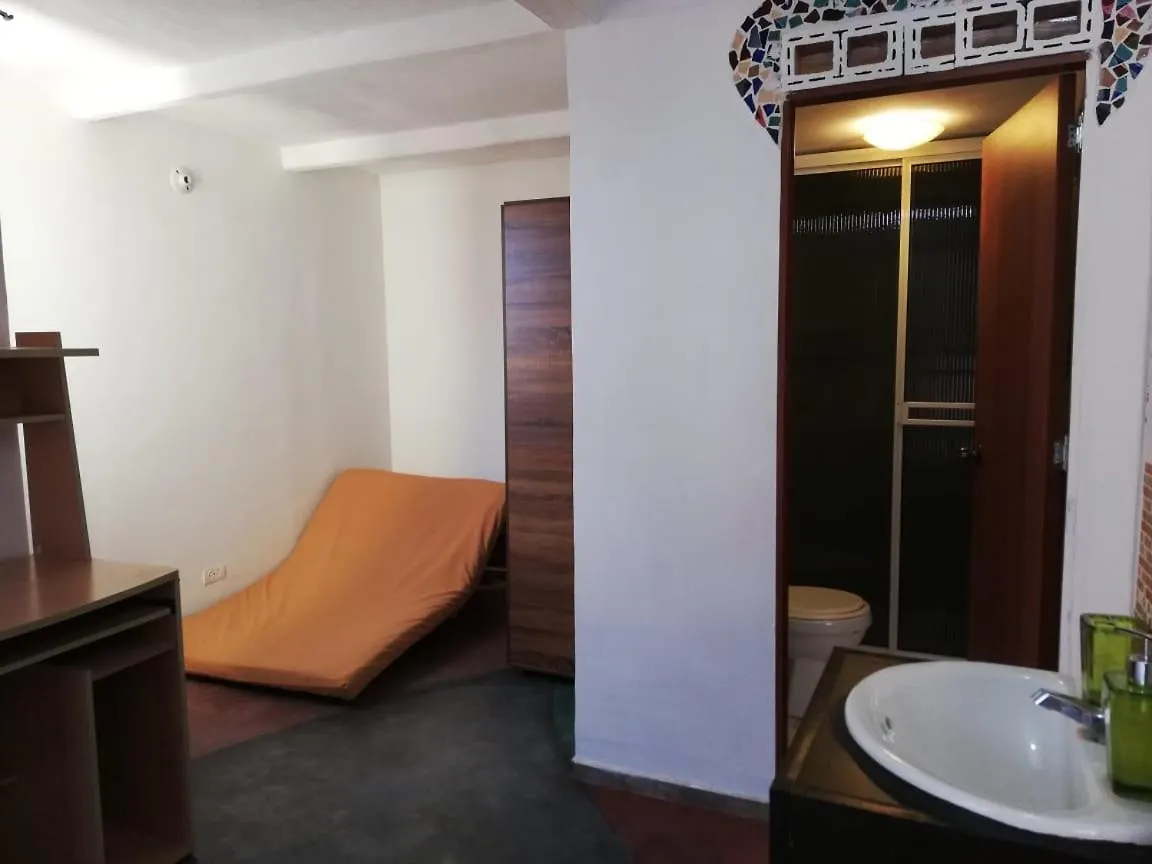 Apartamento Urbanizacion Capri, Cerca A Universidad De Antioquia Apartment Medellin